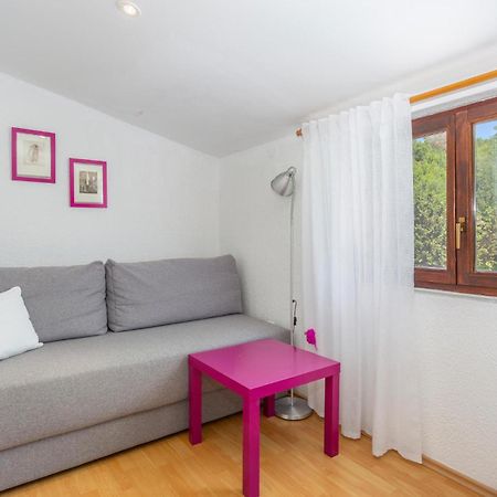 Beautiful Apartment In Omisalj With Kitchen Extérieur photo